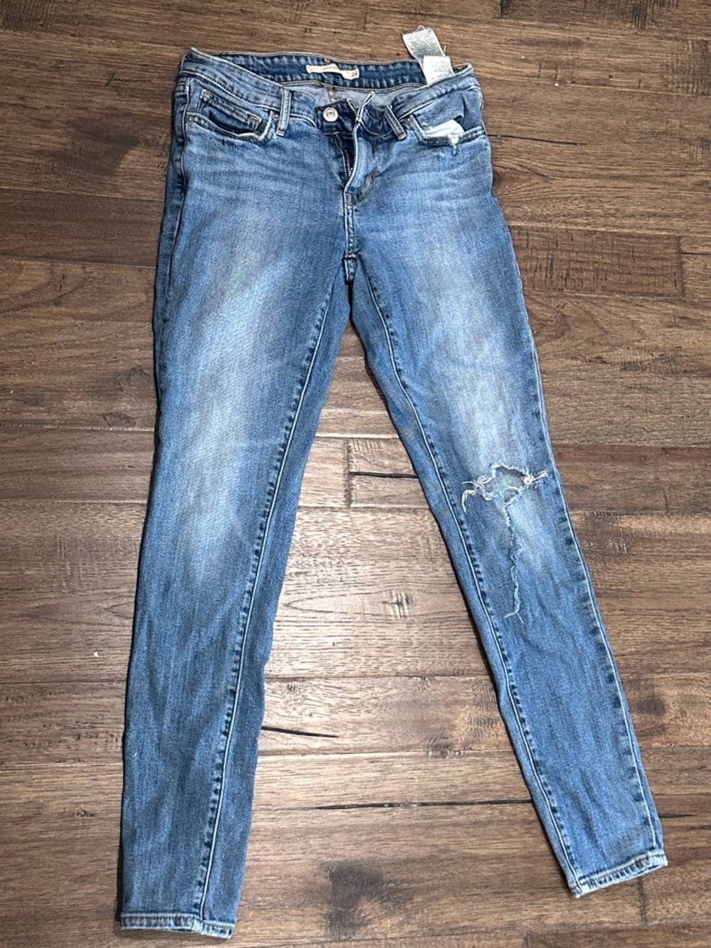 Levi 711 Light Wash Distressed Skinny Jeans - Blue Size 26